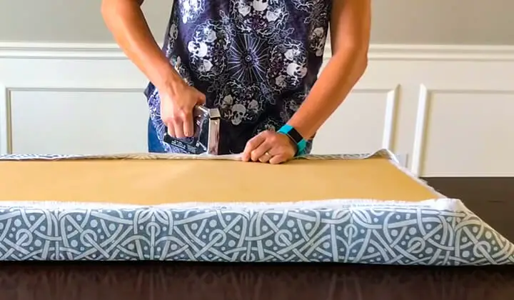 how to make a bench cushion with staple gun